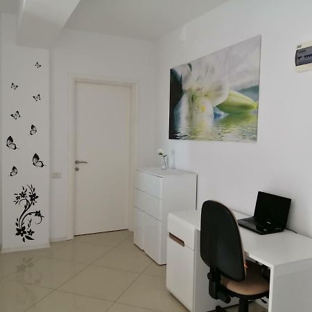 Apartament Negru Voda Piteşti Exterior foto